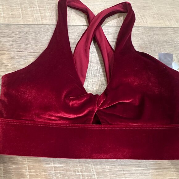 FABLETICS WOMENS RED VELVET SPORTS BRA XS - Picture 2 of 6